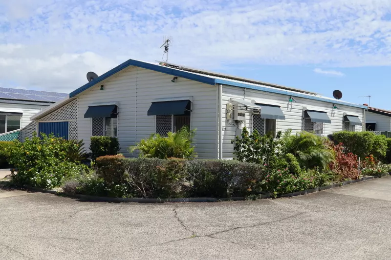 Tweed Broadwater Village, an Over 50’s Pet Friendly Lifestyle Village. 