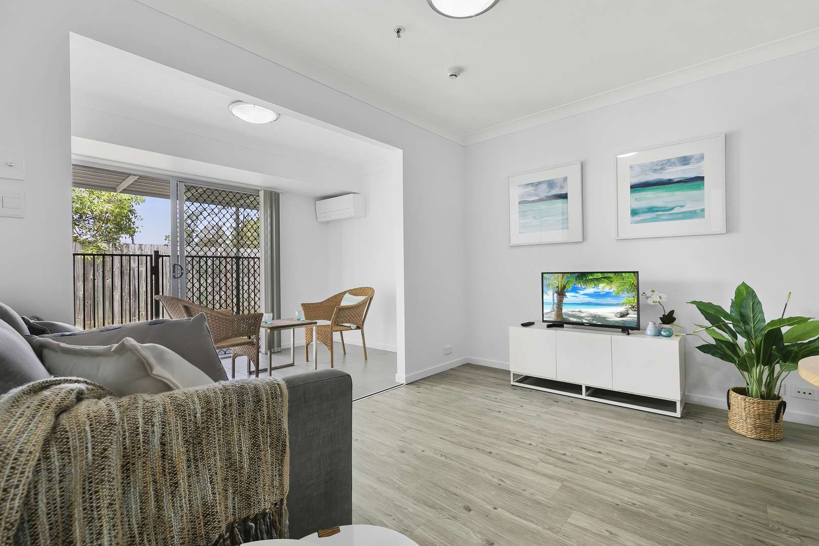 Charming one bedroom villa with study