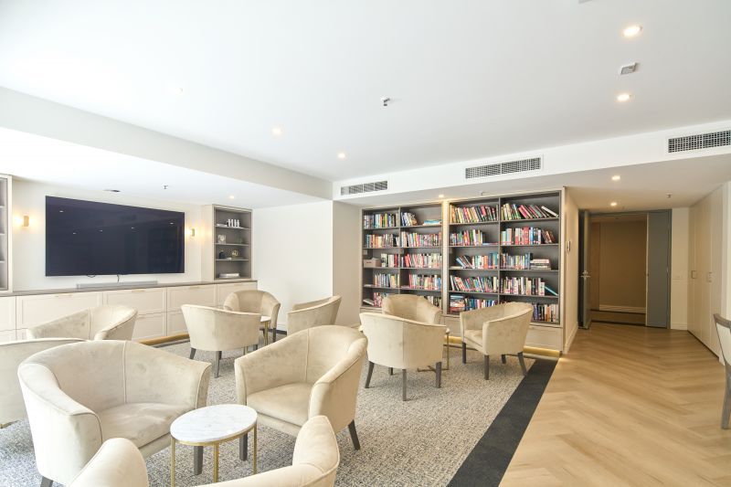 North-facing 2-bedroom apartment with views!