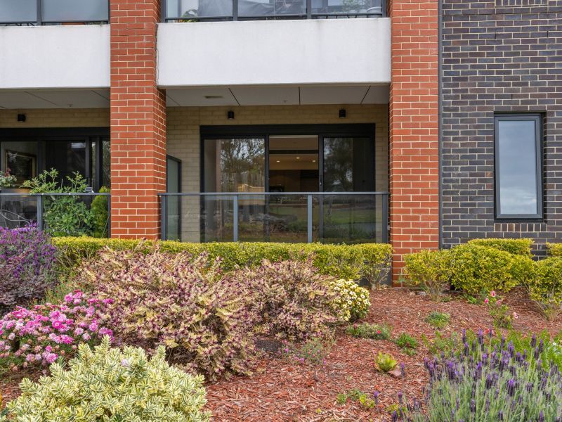 DEPOSIT TAKEN - Light-filled ground floor apartment with lagoon views!