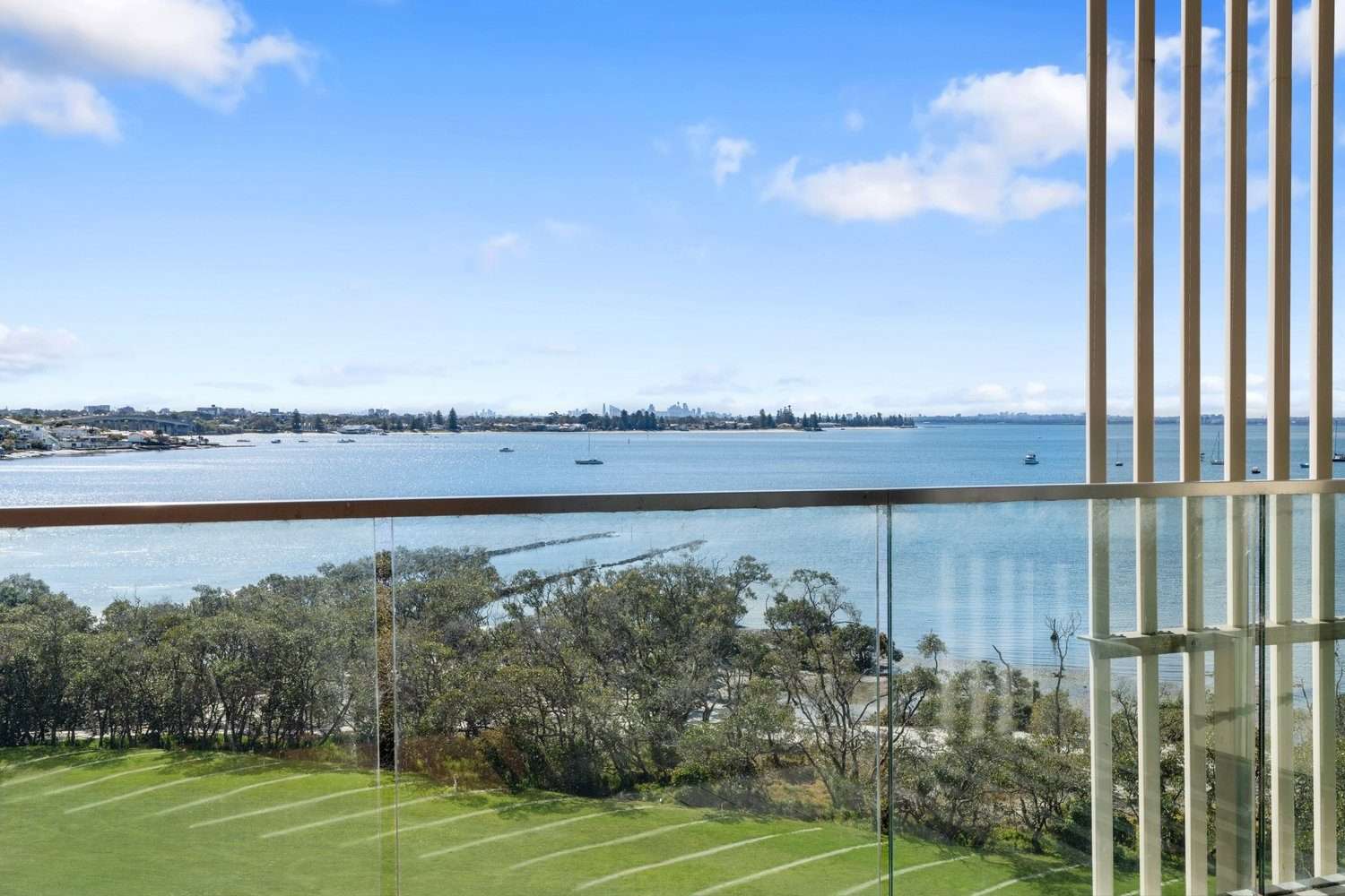 Generous Three-Bedroom Apartment with Sophisticated Bayside View