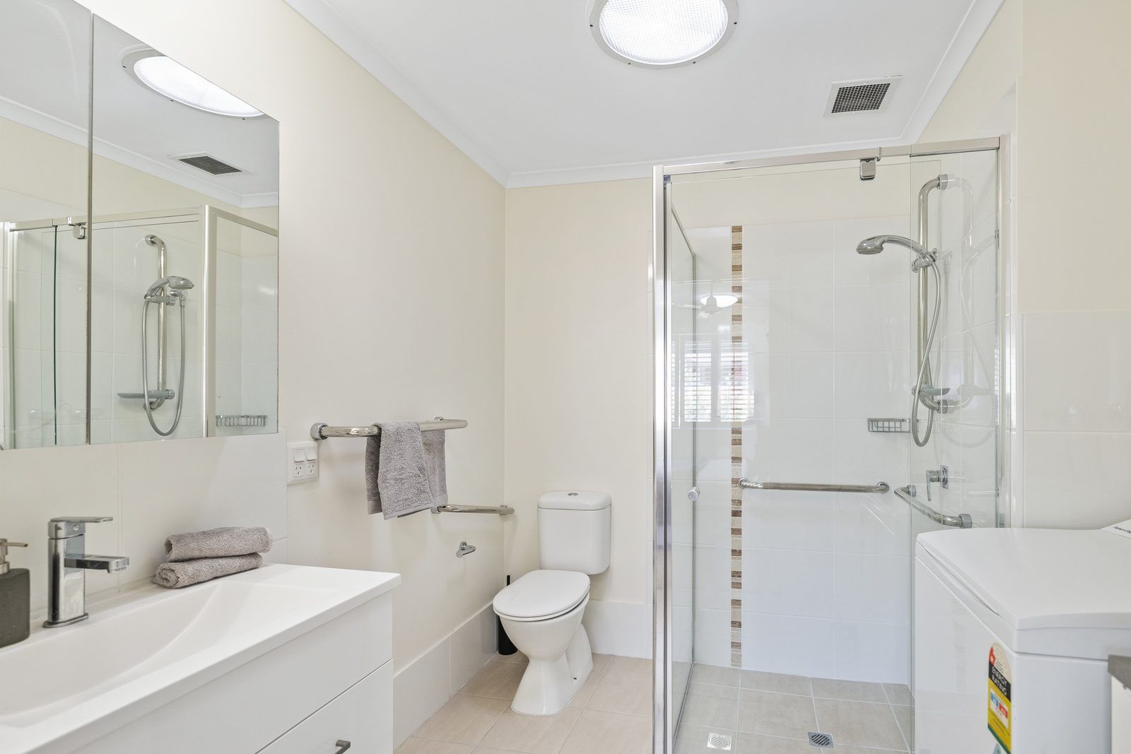 Superbly spacious apartment with garden views