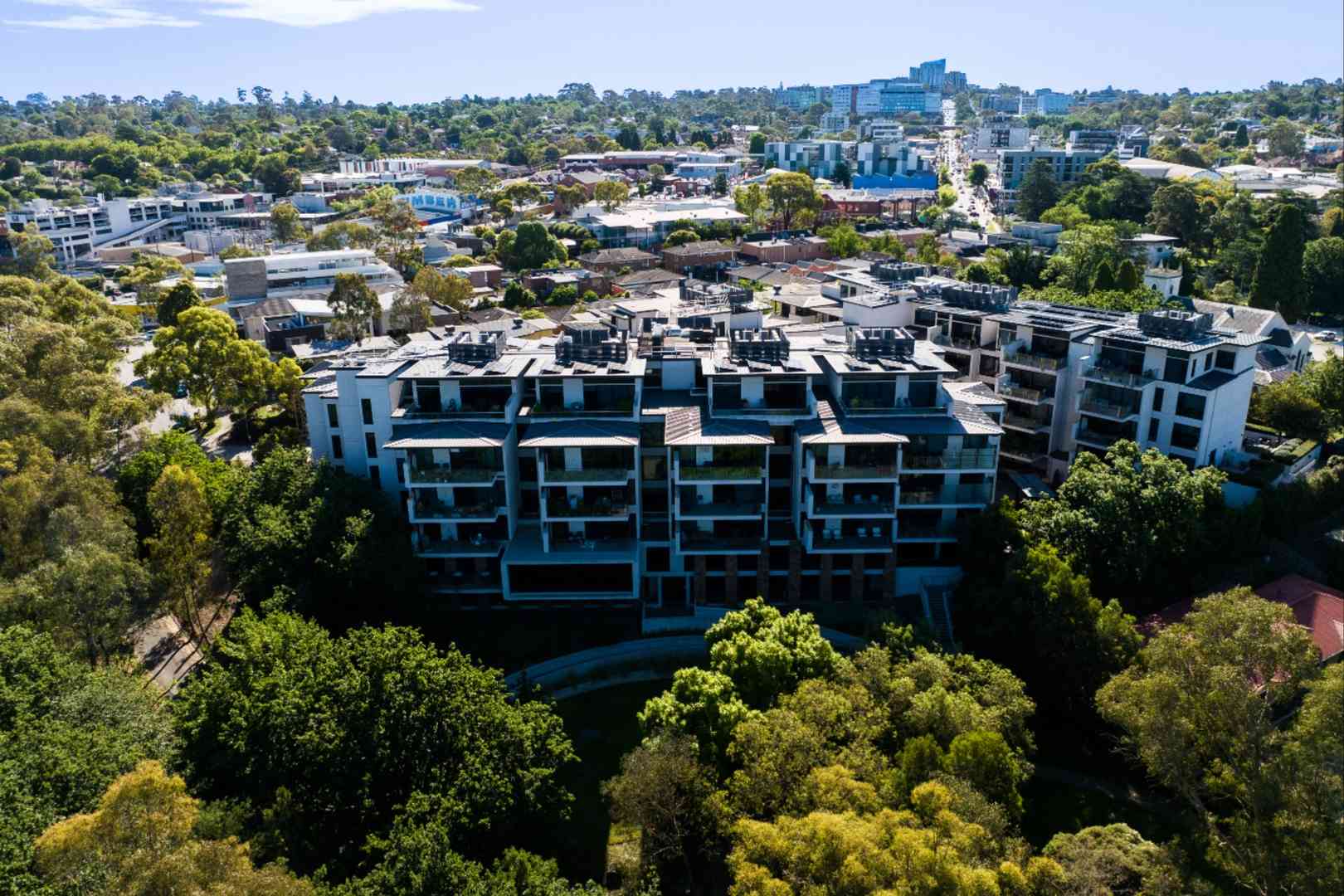 Spacious one-bedroom apartment with stunning garden views overlooking the Yarra River Parklands