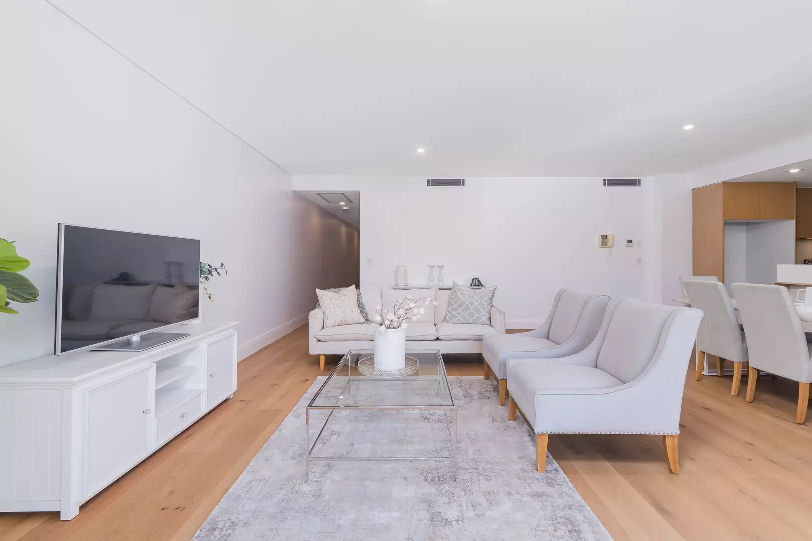 Whisper Quiet 3 Bedroom Apartment