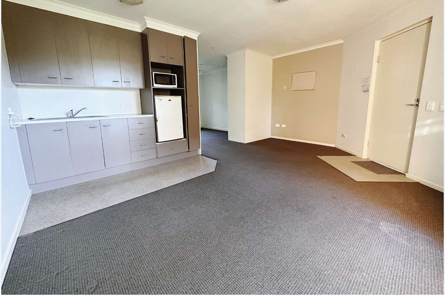 RENTAL! Best location and Best choice for your retirement living