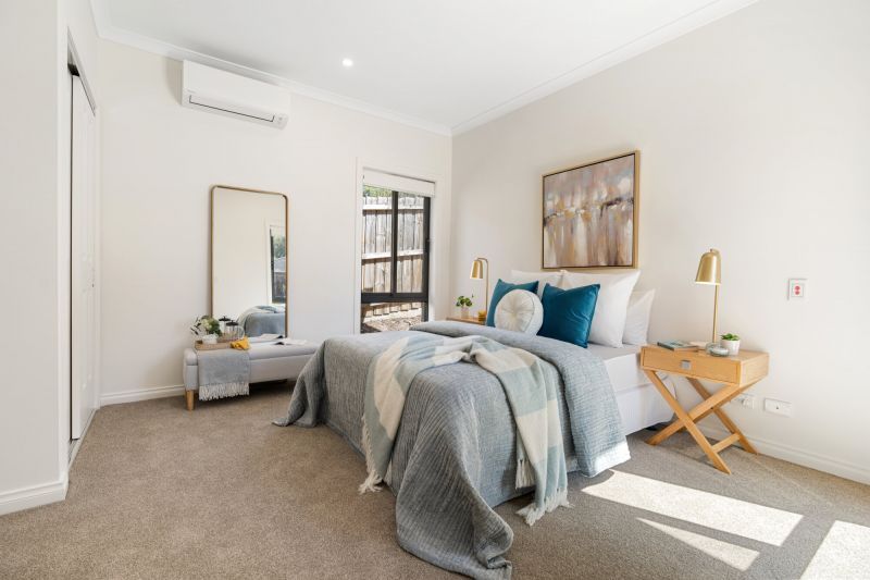 Contemporary Private Living overlooking Kurrajong Reserve