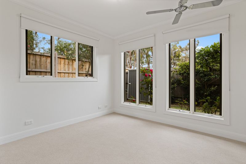 Airy, Light-Filled Villa with Private Courtyard