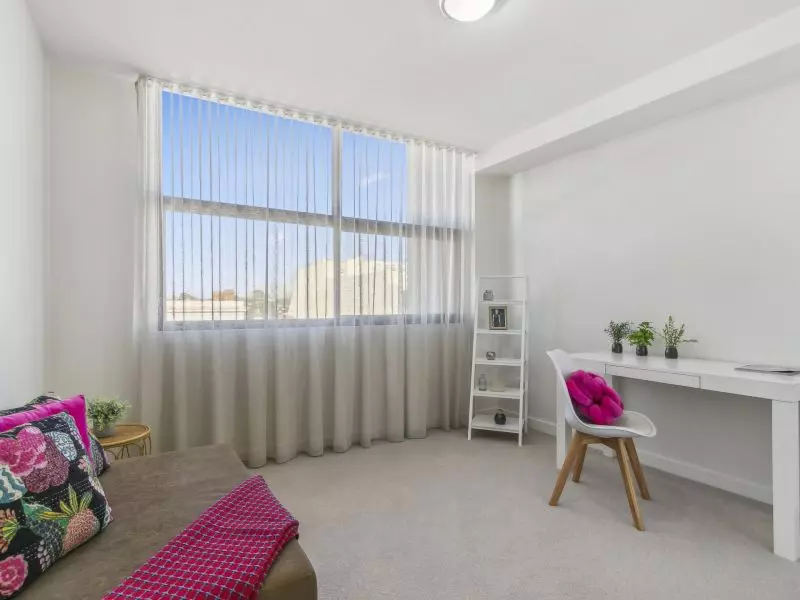 Bright, Spacious Apartment with Private Balcony in Prime Location