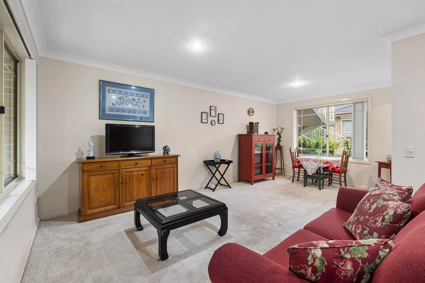 2 Bedroom unit With Private Rear