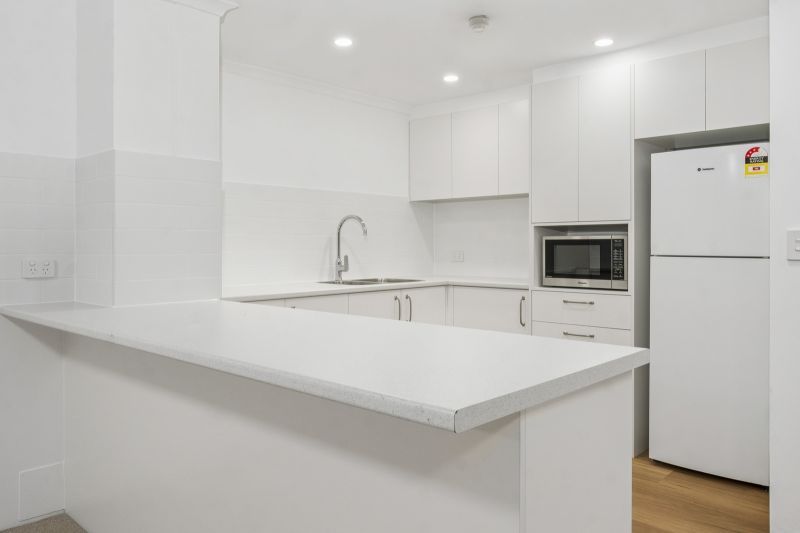 Rare supersized one bedroom apartment!