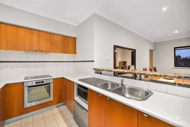 Top Floor with City Vistas!