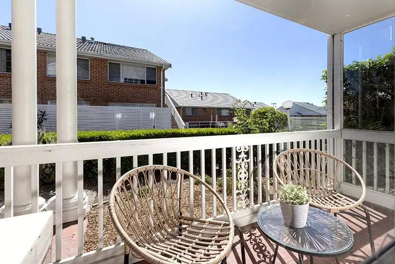 Surrounded by lovely gardens, beautifully renovated ground floor sun-filled unit, right opposite the croquet lawn.