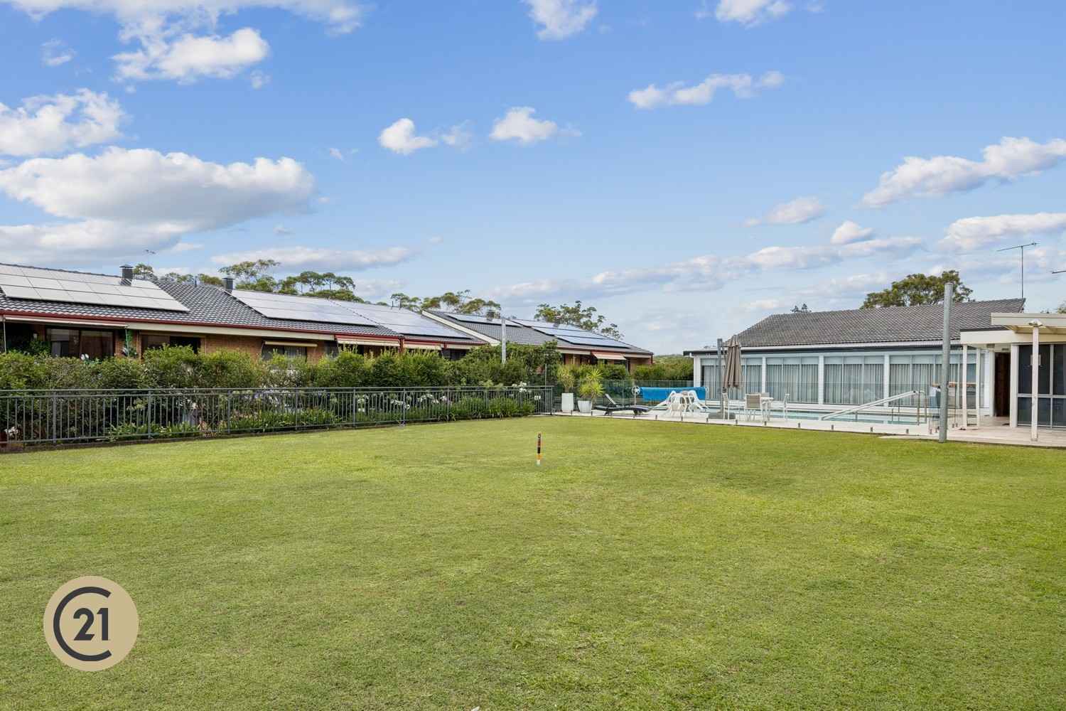 Bright & Airy One Bedroom Serviced Apartment