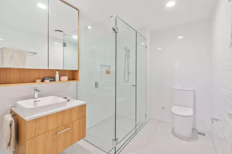Spacious North-facing apartment