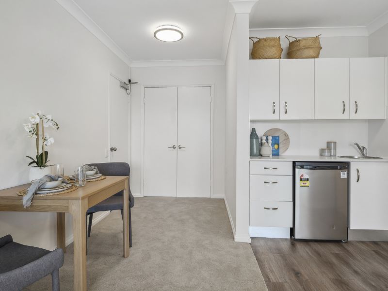 Light-filled apartment with large balcony