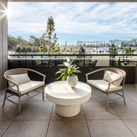 Generous 1-bedroom apartment with your own private balcony