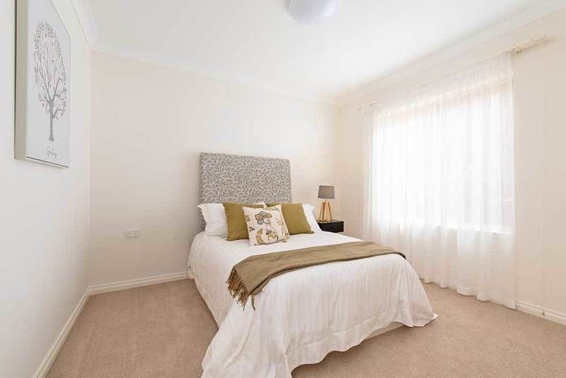 Rarely available 3 bedroom double garage unit!