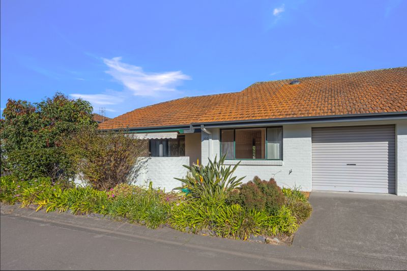 Spacious Villa with Dual Outdoor Retreats