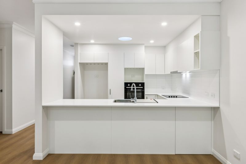 Spacious Living, Sunny Courtyard