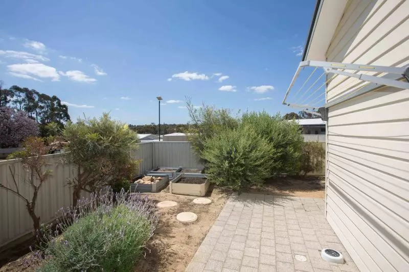 Unique 2 bed, 2 bath plus study with unmatched views