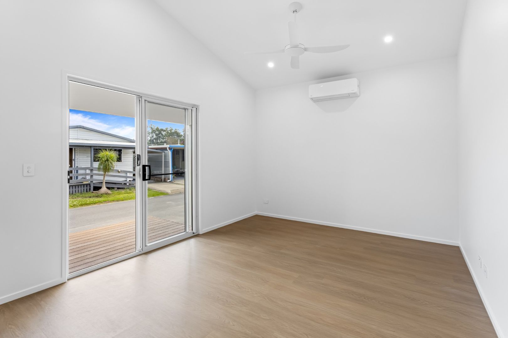 STYLISH, BRAND NEW HOME – YOUR PERFECT RETIREMENT RETREAT!