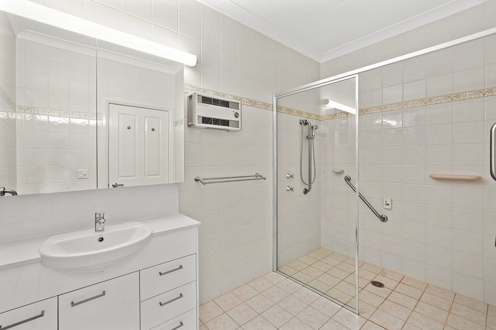 North Facing Ground Floor Studio Apartment Overlooking the Rose Garden