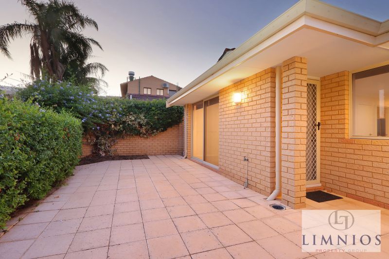 Street Front Home In Quiet Cul - De - Sac