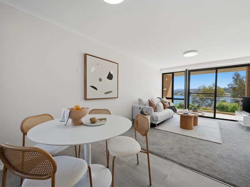 North Facing Villa With Views of Derwent River