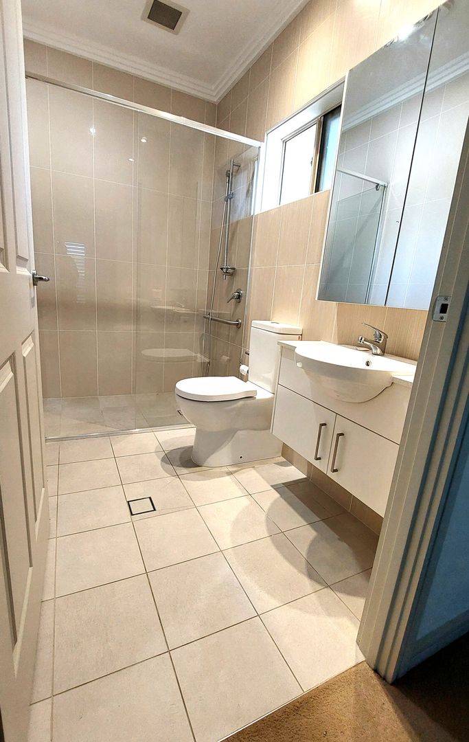 Stunning 2 Bedroom + Study - Home 201 Sovereign II