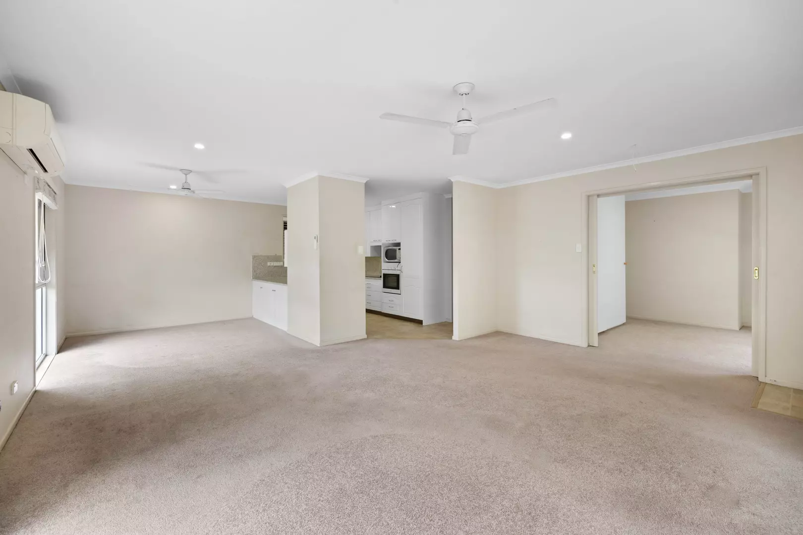 Home 100 3 bedroom Palm Lake Resort Carindale