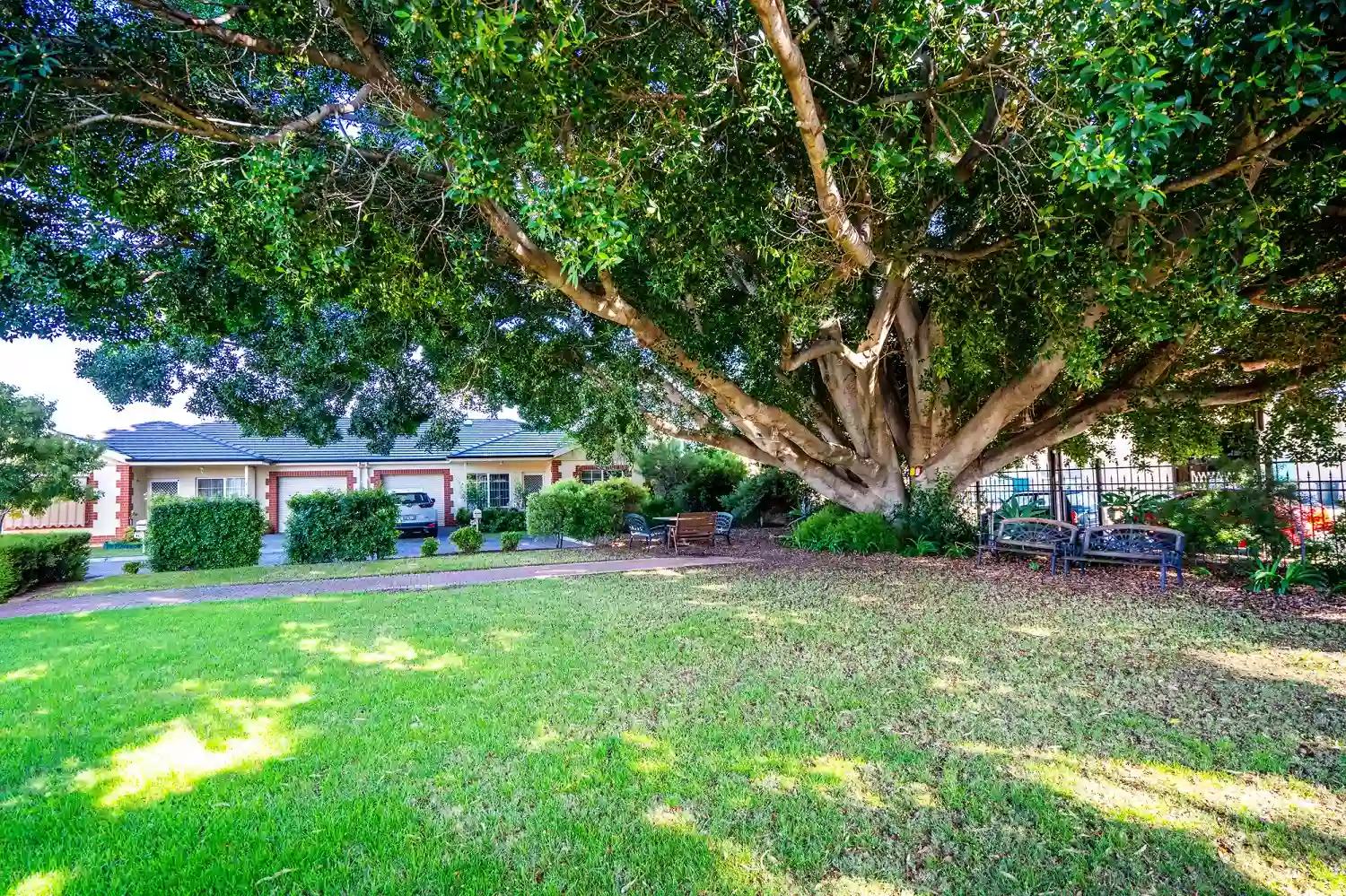 Beautiful 2 Bedroom Unit Available - Netley Grove Retirement Village