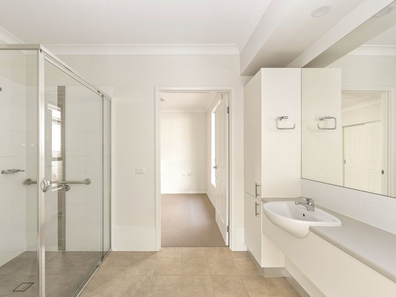 Bright Villa with Private Garden and Covered Alfresco