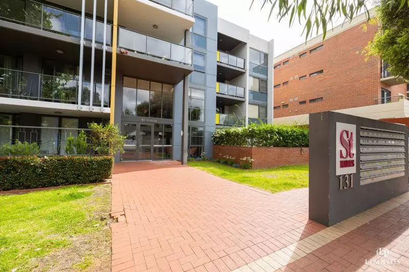 Exquisite Modern Living, Impressive with Great View!