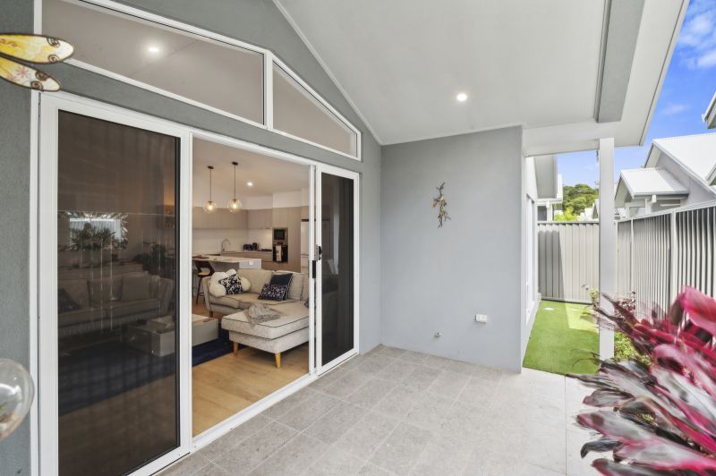 Light-Filled Living – Elegant Three Bedroom Home