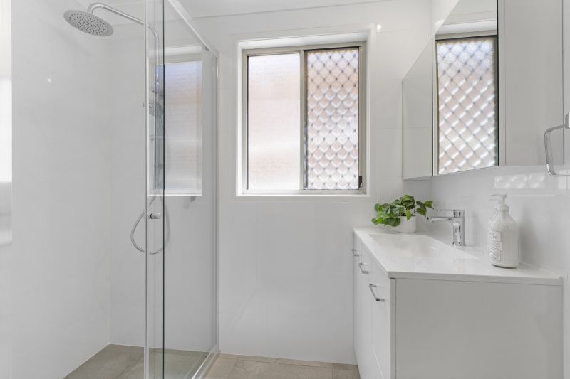 Bright desirable home!