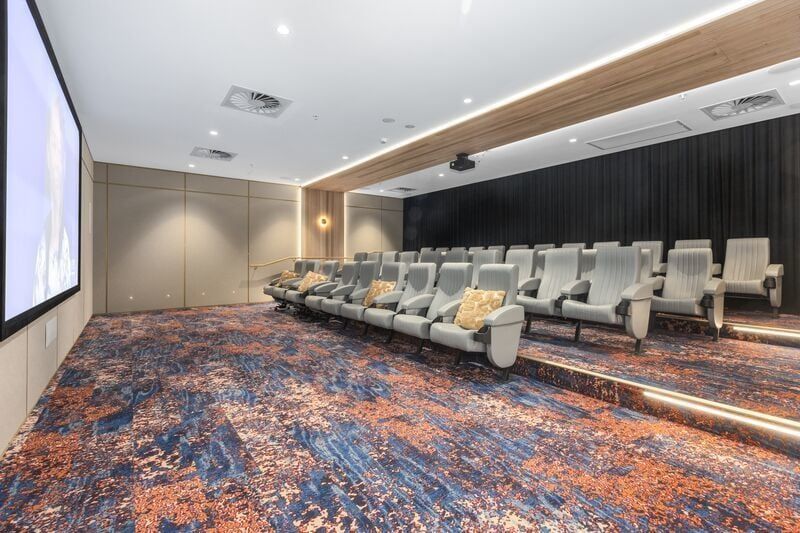 Top Floor Luxury with spectacular Bushland Views