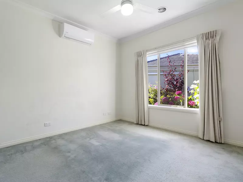 Lakefront Living and Golf Course Views