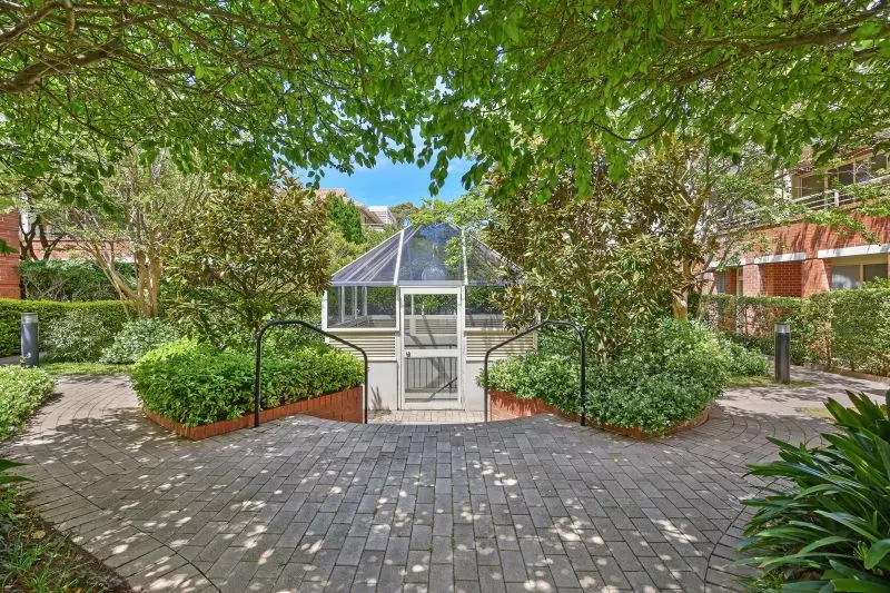 Contemporary three-bedroom apartment in a prime village setting