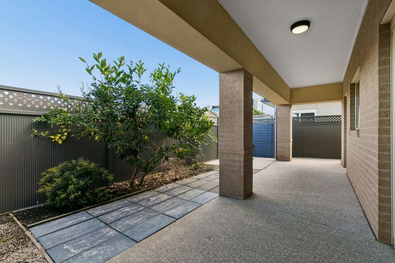 Corner Position, Sunny Spaces and a Flexible Study