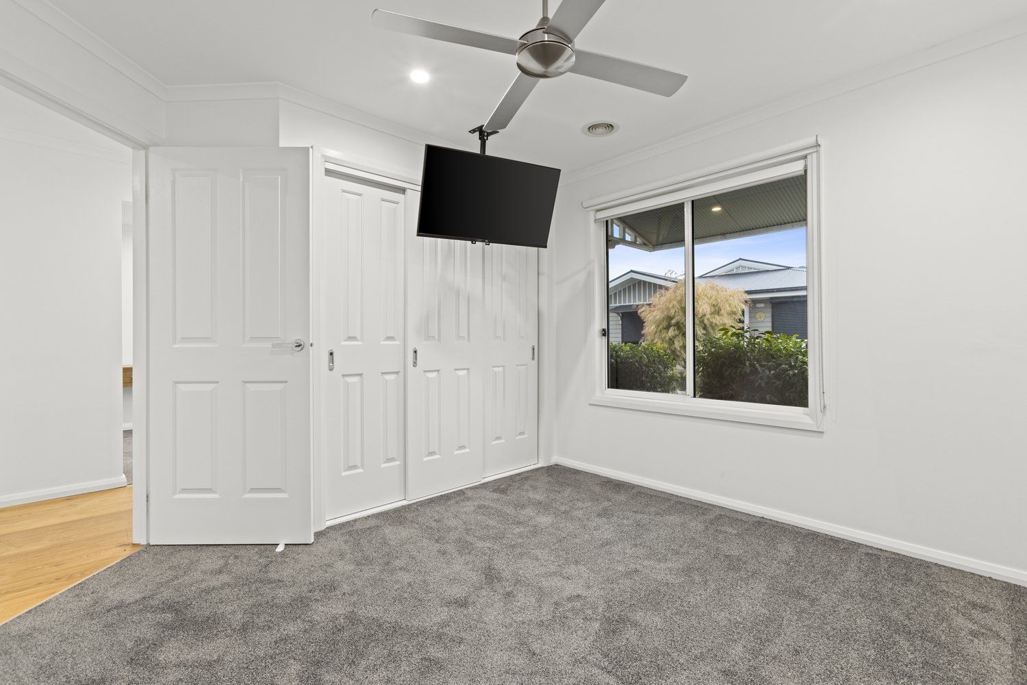 Comfortable Living in Prime Community