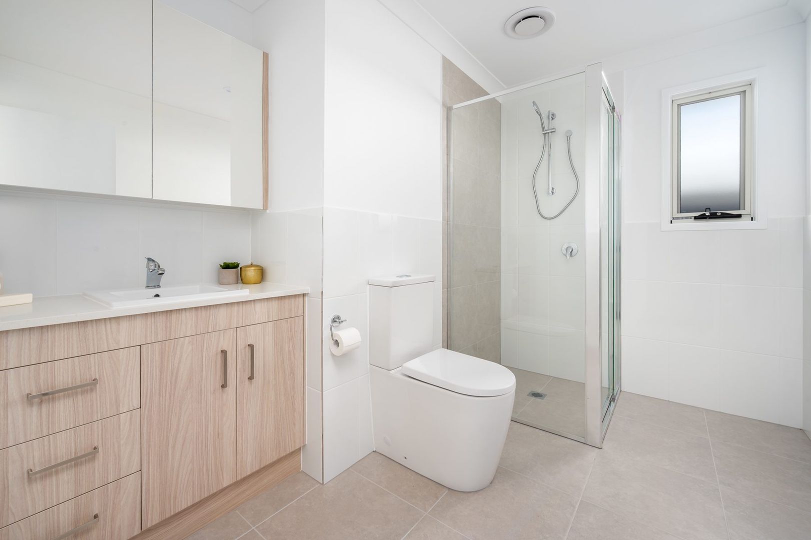 2 Bedrooms, 2 Bathrooms & move in Before Christmas!