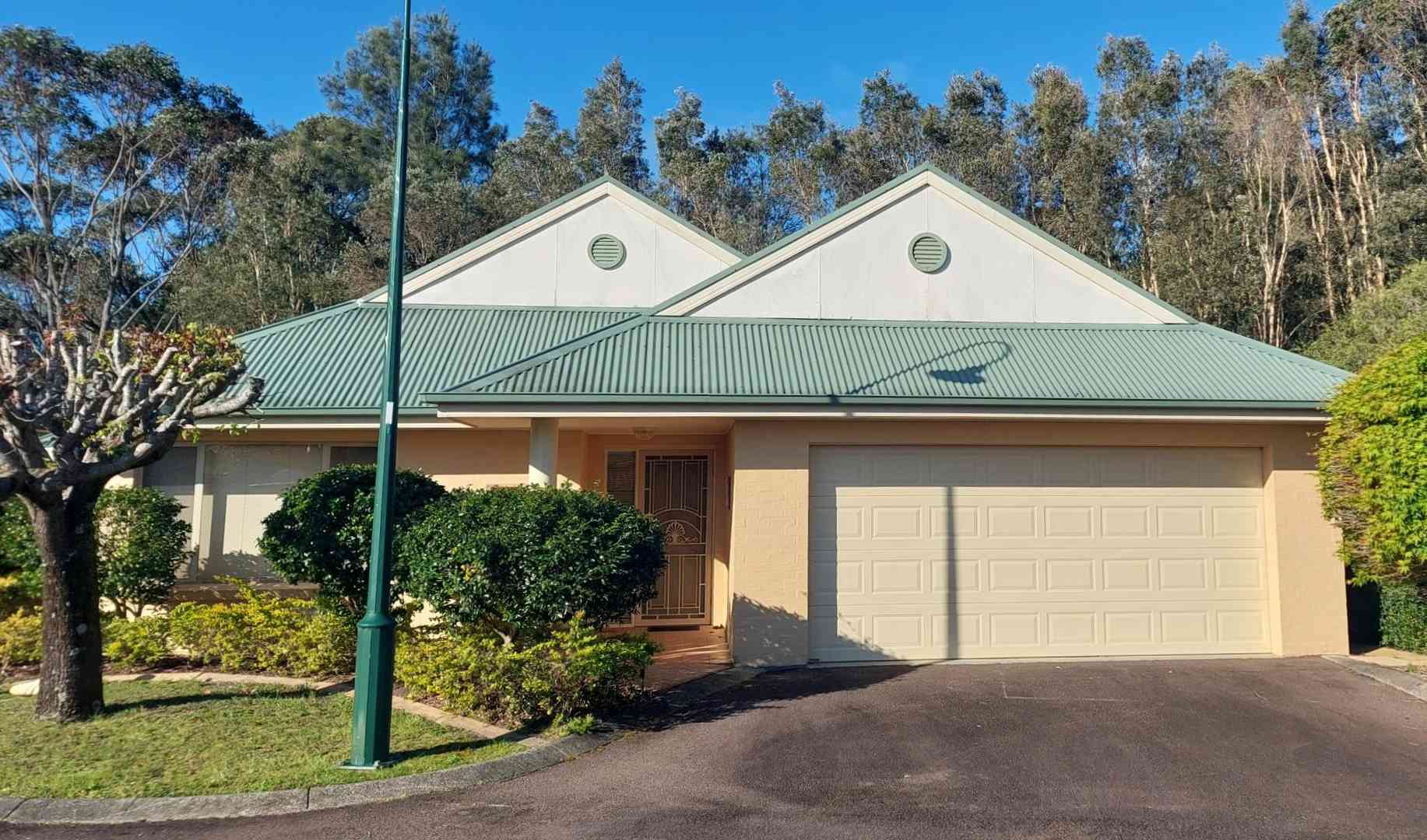 Spacious 2 Bedroom Home + Study Home with Views - Sirocco II