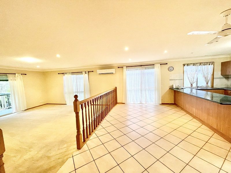 3-bedroom Home with bushland views - GREENBANK GARDENS