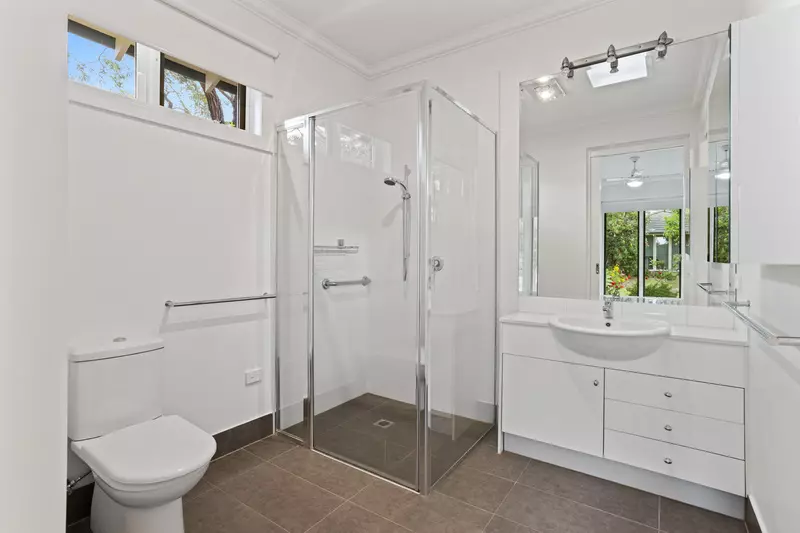 Airy, Light-Filled Villa with Private Courtyard