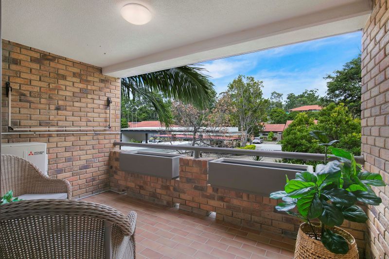 Large, modern one-bedroom apartment - available now