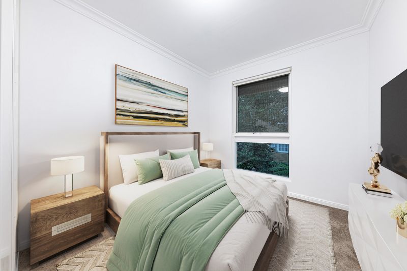 Excellent East Side Location near the Rail with Space and Scope