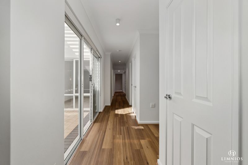 Light Filled North Facing Courtyard Villa