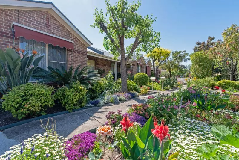 Embrace a relaxing lifestyle in a well-appointed serviced apartment