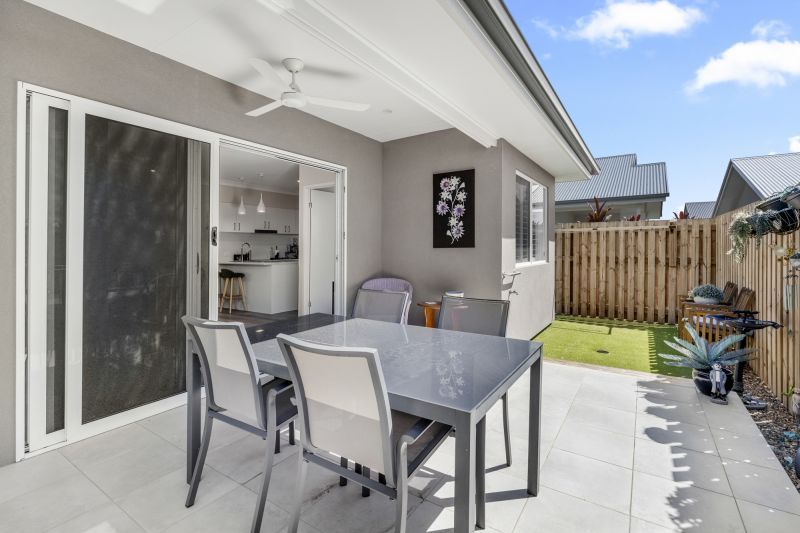 Neat & Tidy One Bedroom Home + Study