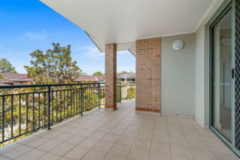 Stunning 3 bedroom upper floor unit - EOI